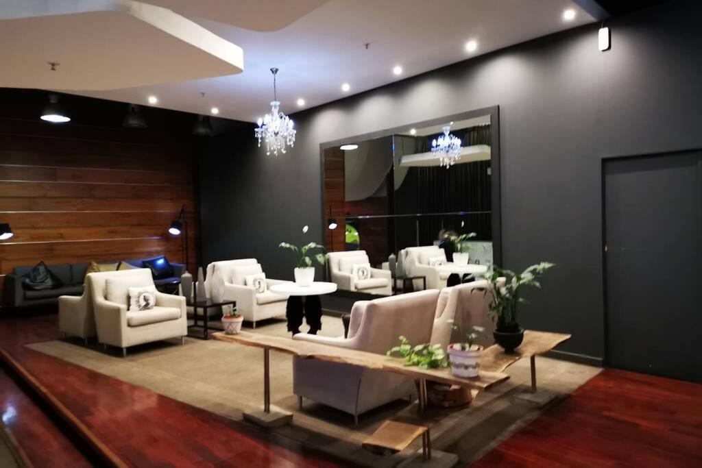 Apartamento 1507-Amazing Views & Unique Joburg Cbd Luxury Johannesburgo Exterior foto