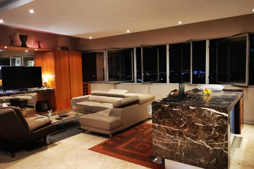 Apartamento 1507-Amazing Views & Unique Joburg Cbd Luxury Johannesburgo Exterior foto