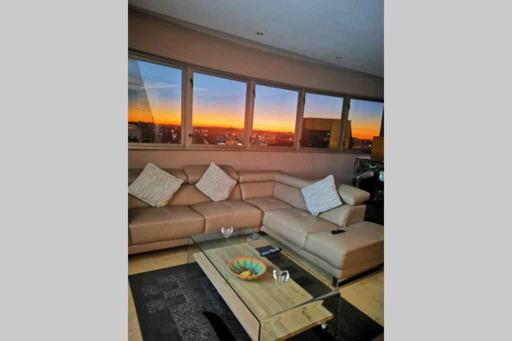 Apartamento 1507-Amazing Views & Unique Joburg Cbd Luxury Johannesburgo Exterior foto