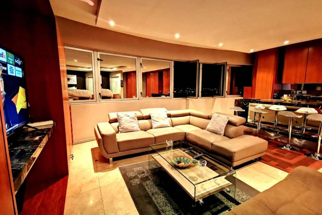 Apartamento 1507-Amazing Views & Unique Joburg Cbd Luxury Johannesburgo Exterior foto